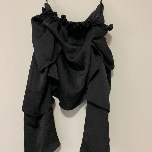 MISSGUIDED Off The Shoulder Ruffle Top - Picture 2 of 2